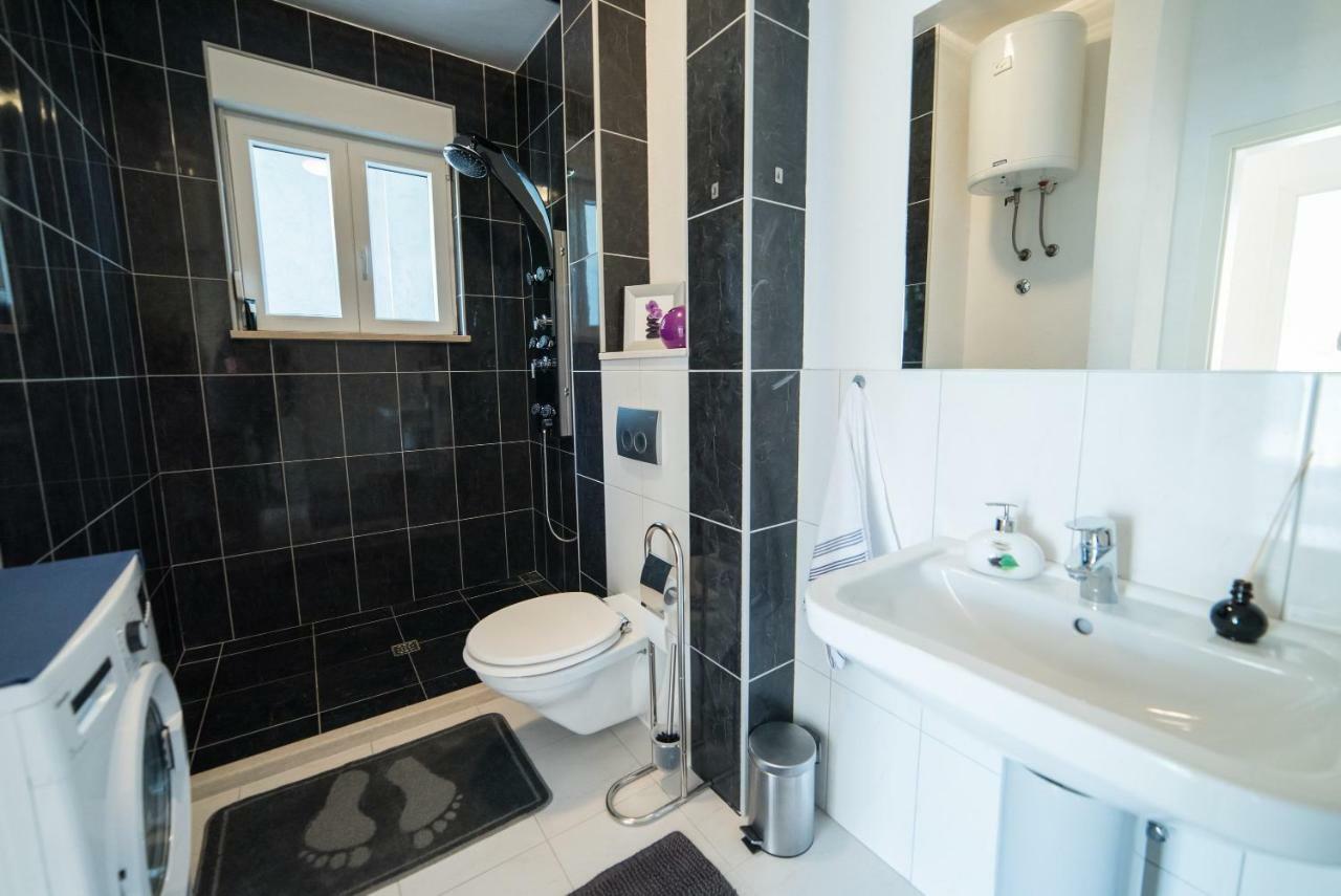 De Luxe Apartment Mediteran 1**** Zaton  Extérieur photo