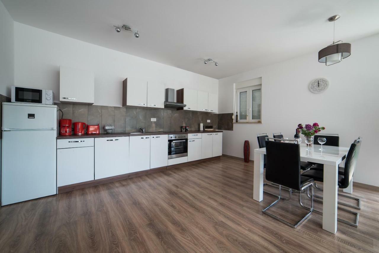 De Luxe Apartment Mediteran 1**** Zaton  Extérieur photo